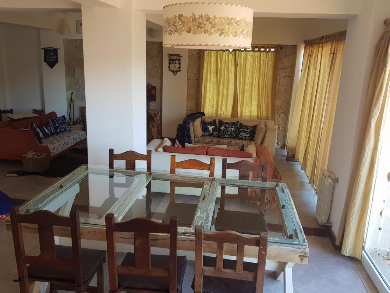 Albanta Casa Con Costa En Bariloche Сasa de vacaciones San Carlos de Bariloche